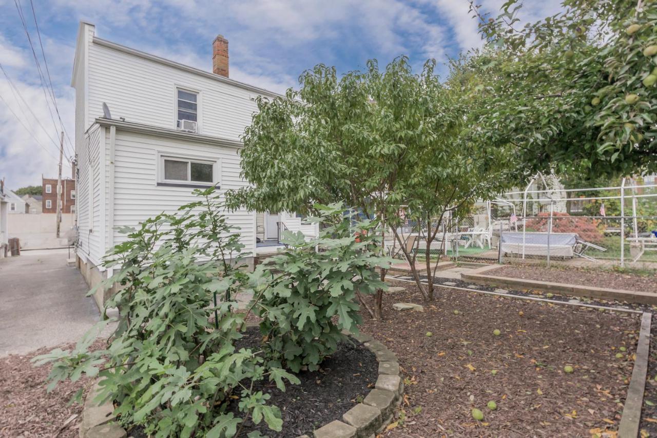 Appartement In The Heart Of Little Italy! Free Parking! à Cleveland Extérieur photo