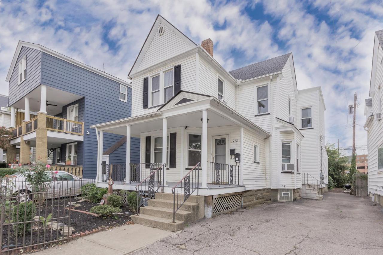 Appartement In The Heart Of Little Italy! Free Parking! à Cleveland Extérieur photo